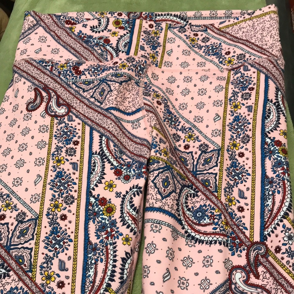 High-Waisted Printed PowerHold® Capri